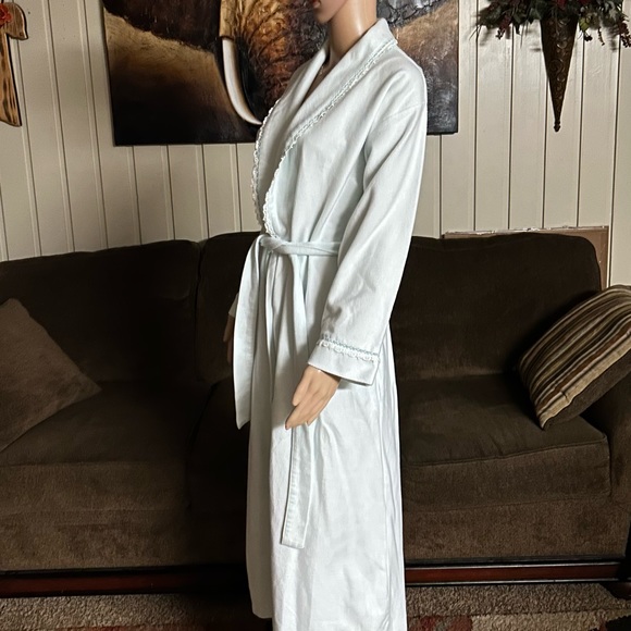 Eileen West • Small • Light Blue • Maxi • Velour • Floral Lace • Robe - Picture 7 of 16